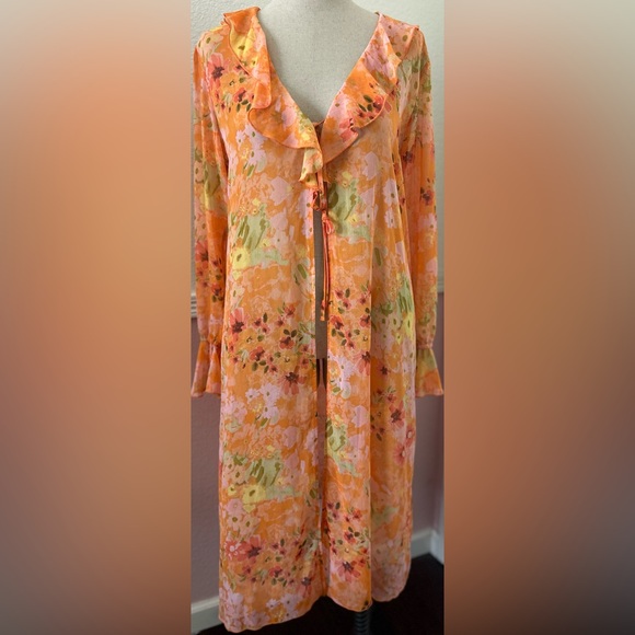 Floral Ruffle cover up - Picture 5 of 8